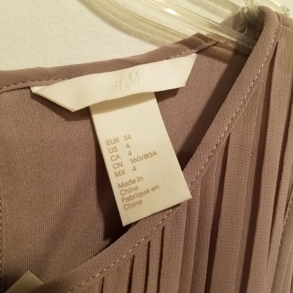 NWT H & M Pleated Mauve Chiffon Dress Sz 4 - Picture 2 of 6